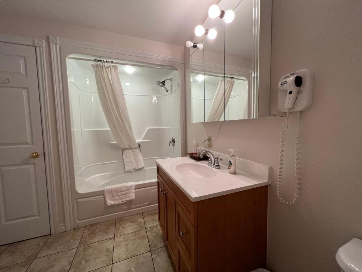 Lee'S Ocean Peek B & B Stratford Екстериор снимка