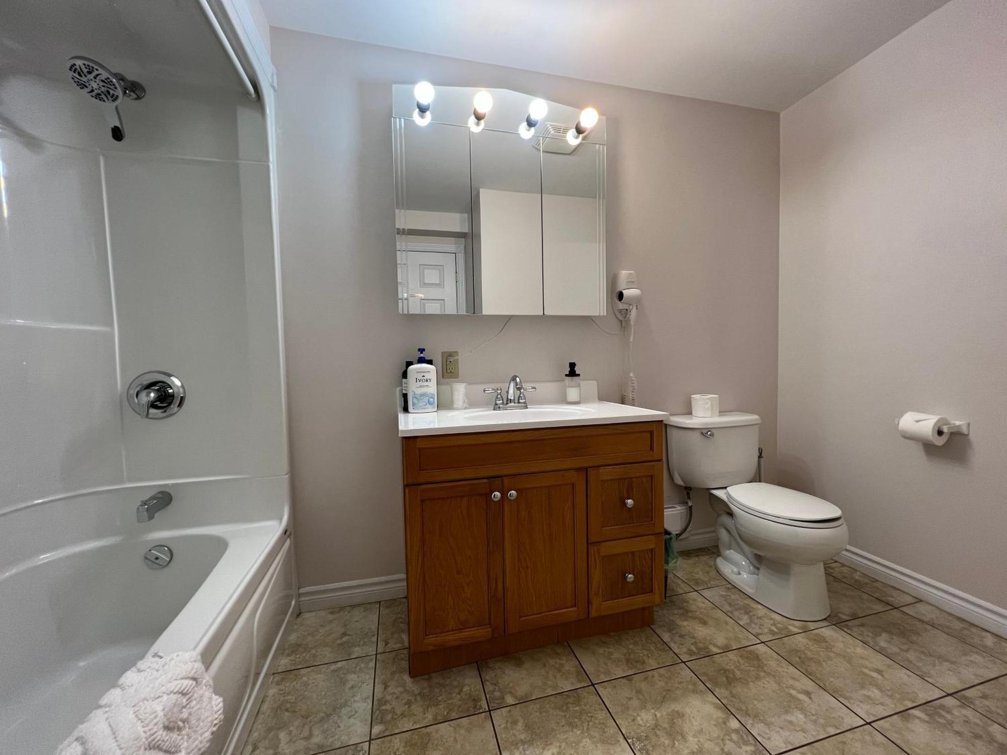 Lee'S Ocean Peek B & B Stratford Екстериор снимка