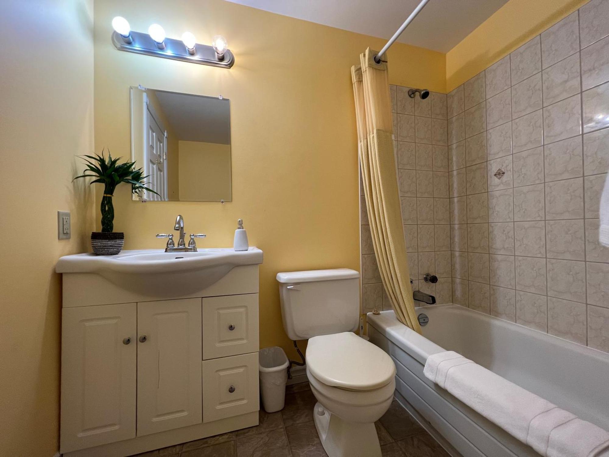 Lee'S Ocean Peek B & B Stratford Екстериор снимка