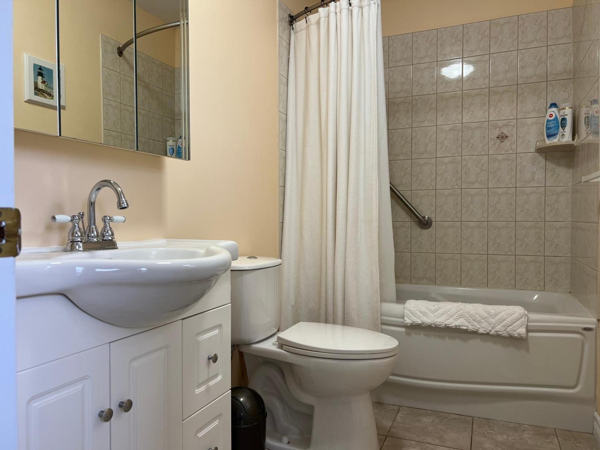 Lee'S Ocean Peek B & B Stratford Екстериор снимка